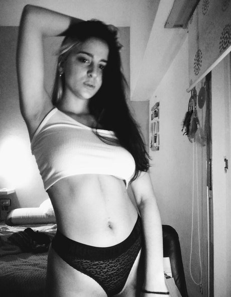 abrilllllllllllll nude onlyfans leaks