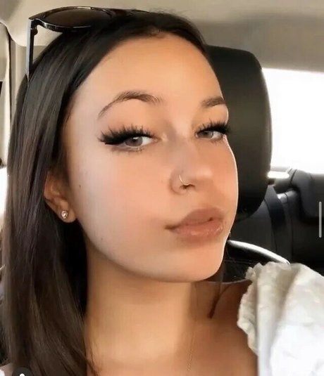 Willow Jade onlyfans leak ass