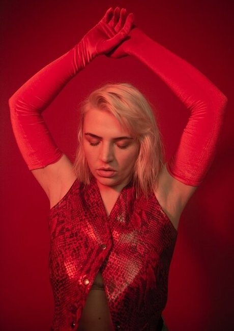 Self Esteem onlyfans leake