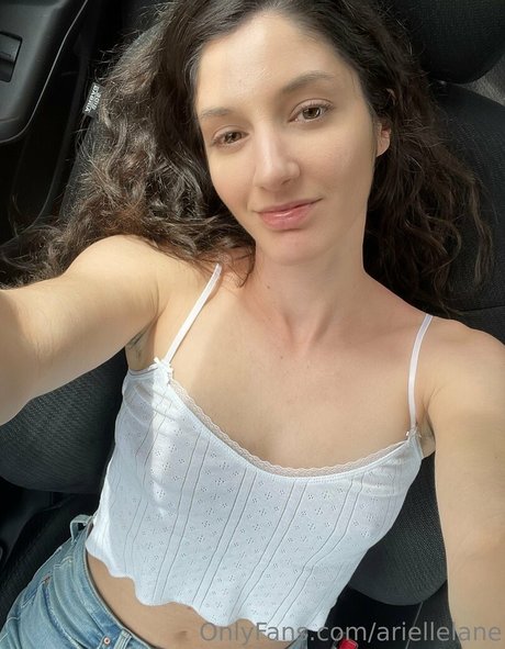 ariellelane topless onlyfans