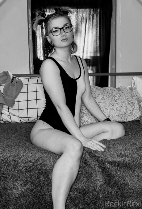 reckitrexi onlyfans topless