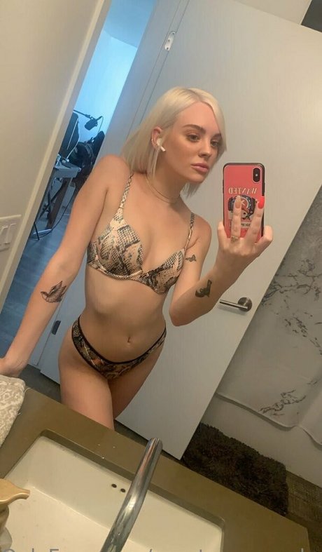 CourtneySmoke leaked onlyfans free