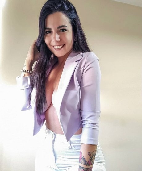 Valu Herrera onlyfans leajs