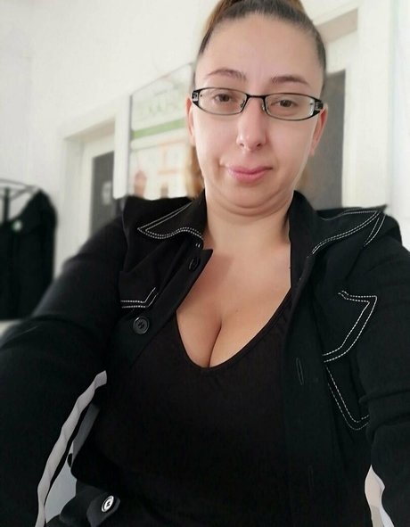 Aurica Velcota onlyfans leak sex