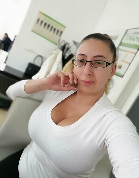 Aurica Velcota onlyfans leaks naked