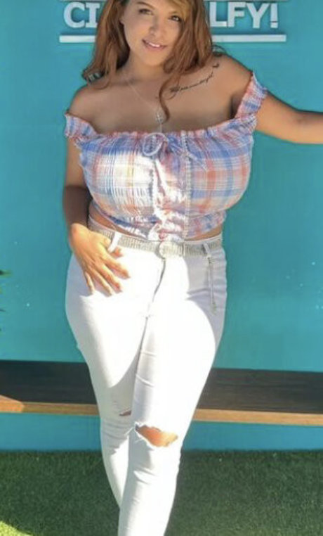 Mickyla Goslett onlyfans nude leak