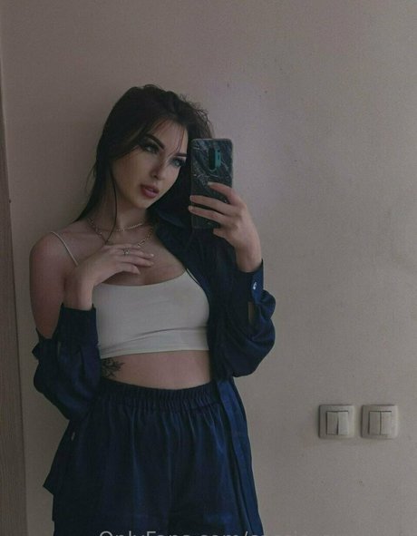 cassie swallows onlyfans naked leaks