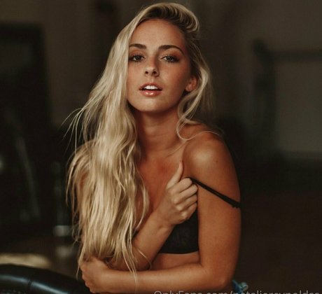 nataliereynoldss onlyfans leakes