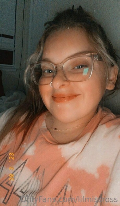 lilmissross onlyfans model images