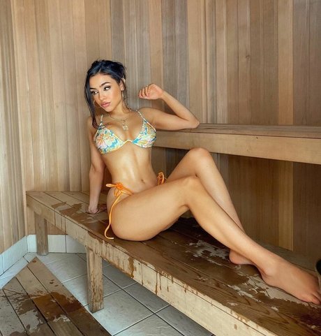 Jahni Littlewood sexy onlyfans