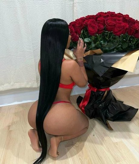 ohsoyoujade onlyfans images