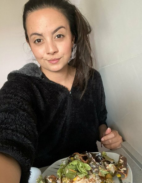 mialove1126 onlyfans leajs