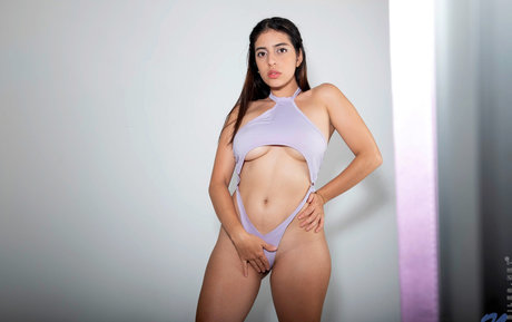 Ileana Burgos onlyfans pics