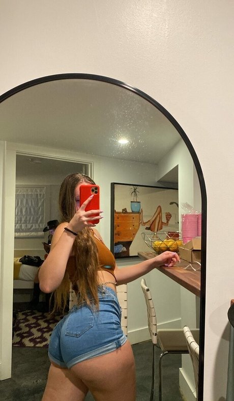 Taylor Hansen naked leaked onlyfans