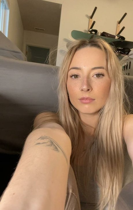 Avesfree leaked onlyfans photos