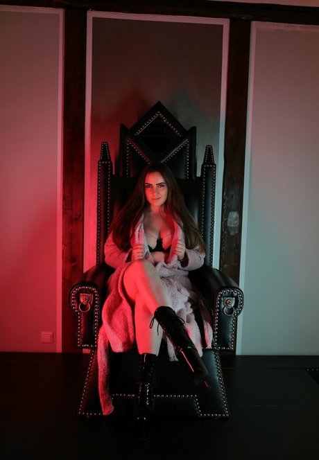 madame alaska official onlyfans nide