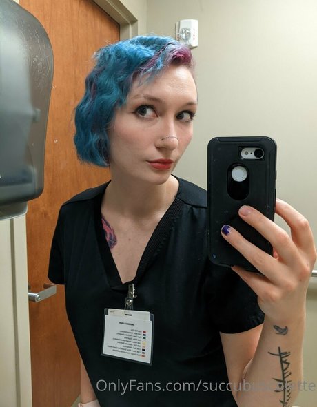 succubuscolette onlyfans strip