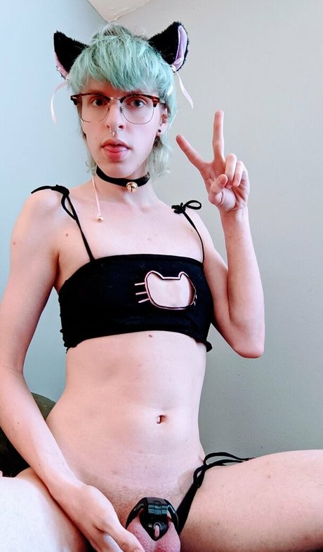 artemisaslut onlyfans creator