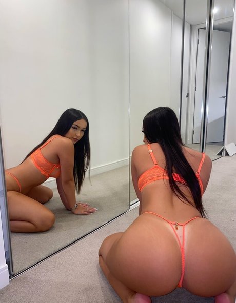 Asianbarbie onlyfans model