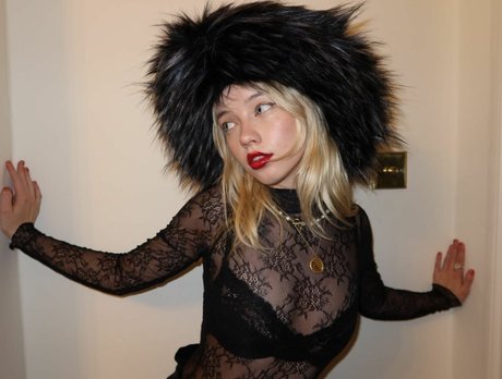 Lola Clark onlyfans nudes leaks