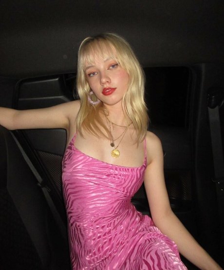 Lola Clark naked onlyfans