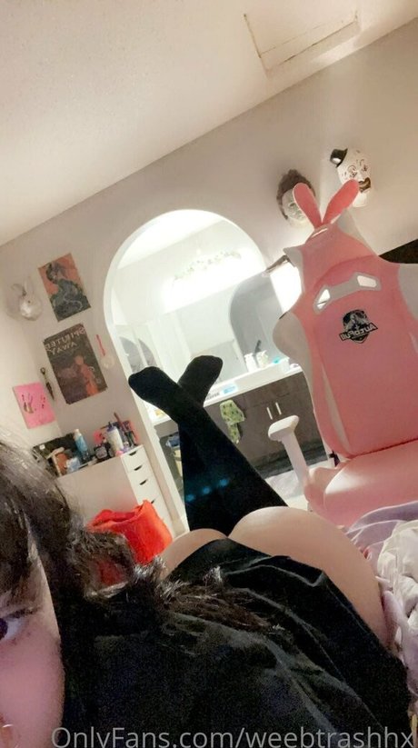 weebtrashhx onlyfans leak fuck