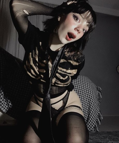 sugarspiceandevrytinnice onlyfans pictures