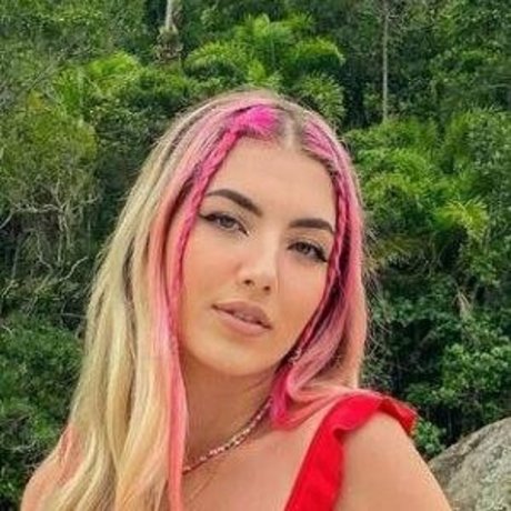 Ale Maze onlyfans nude photos