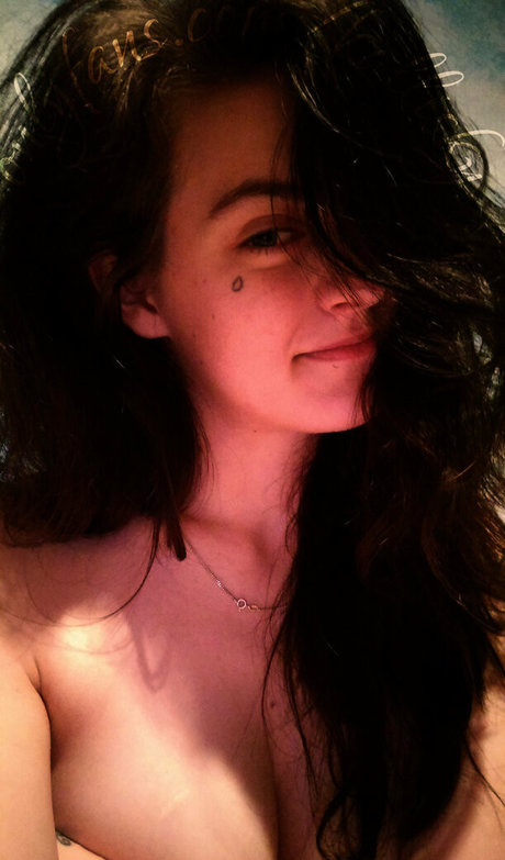 kalliskyfree onlyfans nude pics