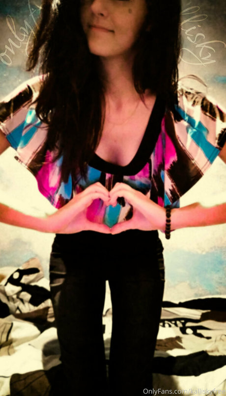 kalliskyfree onlyfans post