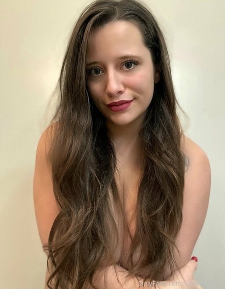 luckywithlola onlyfans explicit content