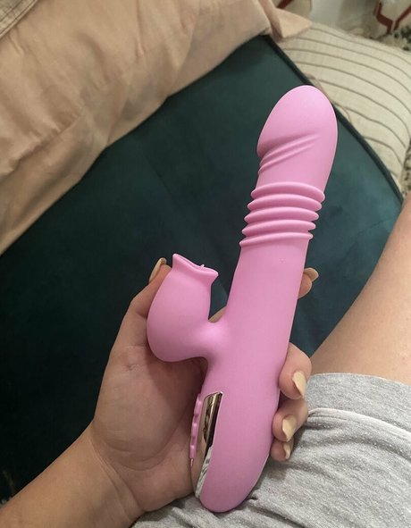 luckywithlola onlyfans leaks.