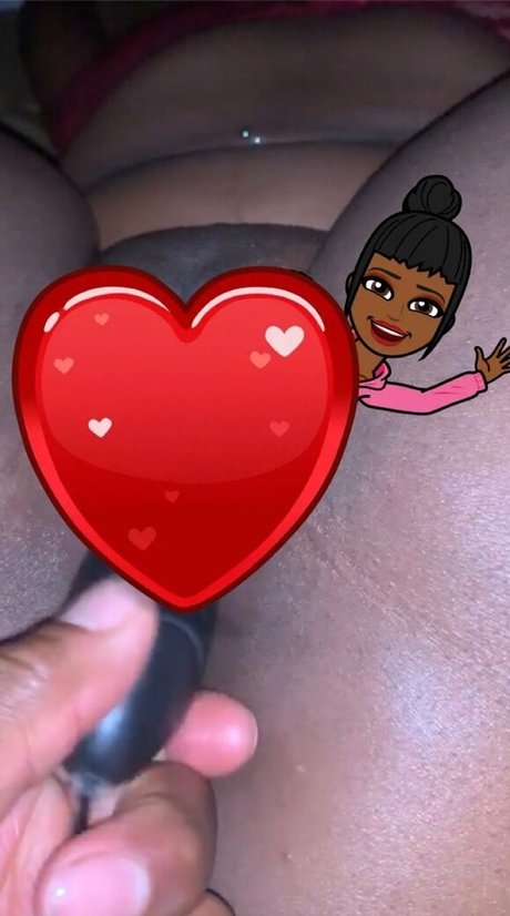 mzstrawberryhenny onlyfans post