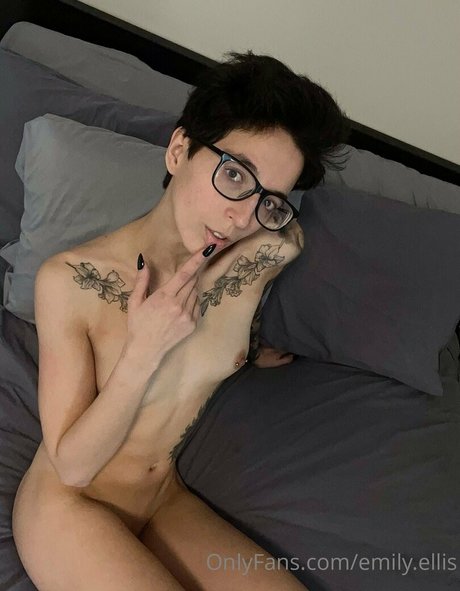 emily kat onlyfans naked leak