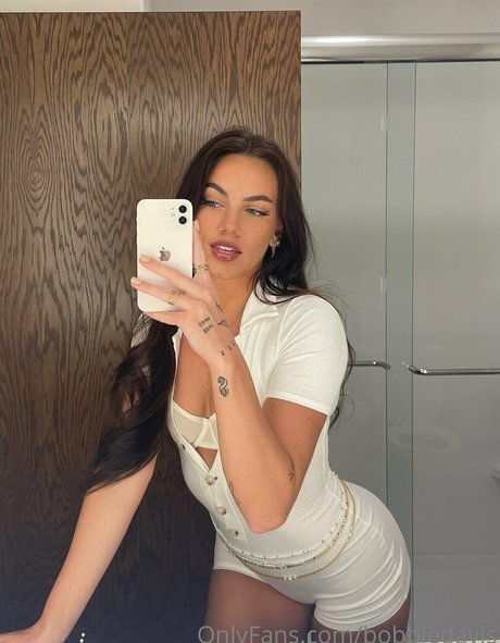 bobbiedavis onlyfans star
