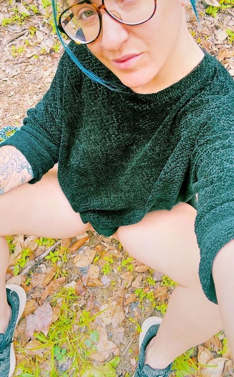 molleewaters onlyfans nude content