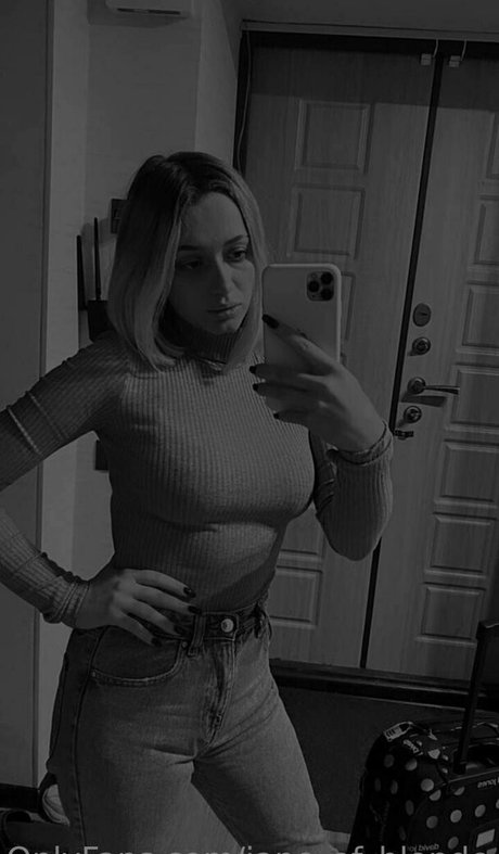 jane of blonde onlyfans boobs