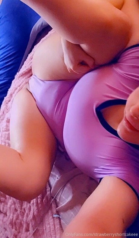 strawberryshortcakeee leaks onlyfans