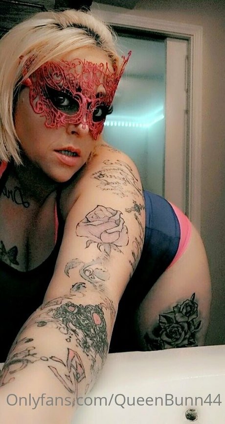 queenbunni44 onlyfans model photo