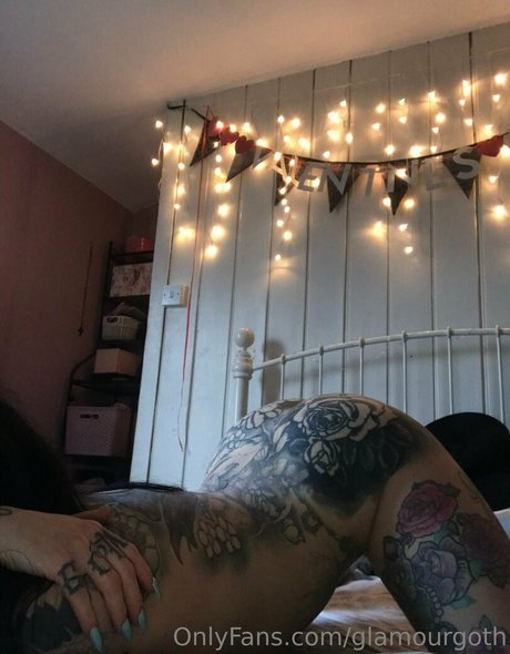 glamourgoth onlyfans sexy