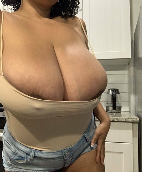 lailathebrat2 new onlyfans leaks