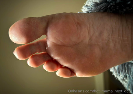 hot mama next door onlyfans leaked tits