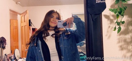 thikkixnikki onlyfans leak ass