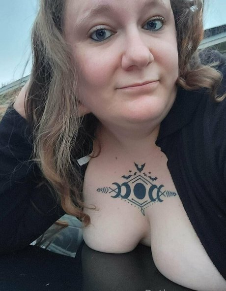 somewhereinoz98 only fans pictures