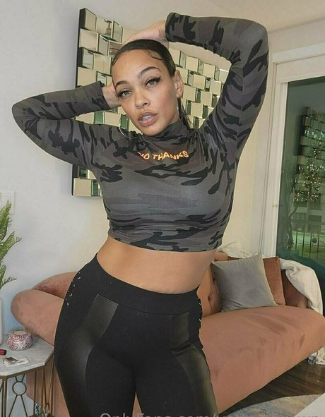 yettajobrown onlyfans pics