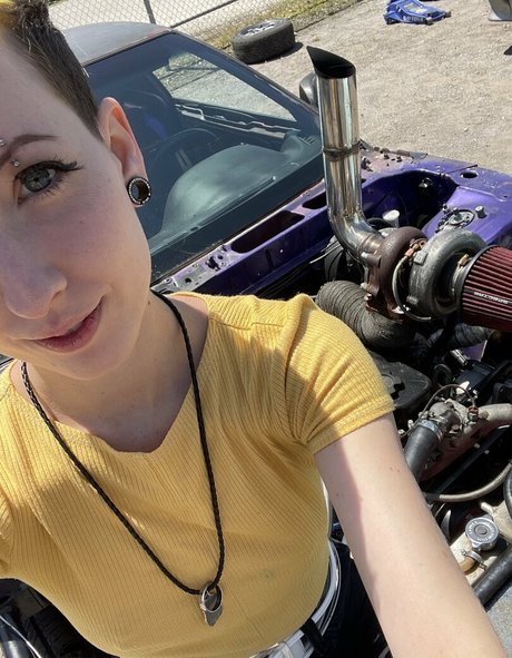 Alieninara Profile pic