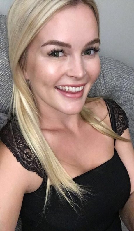 elleknox onlyfans leaked pictures