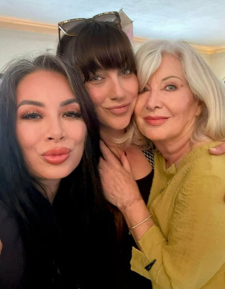 hotmesstv onlyfans de