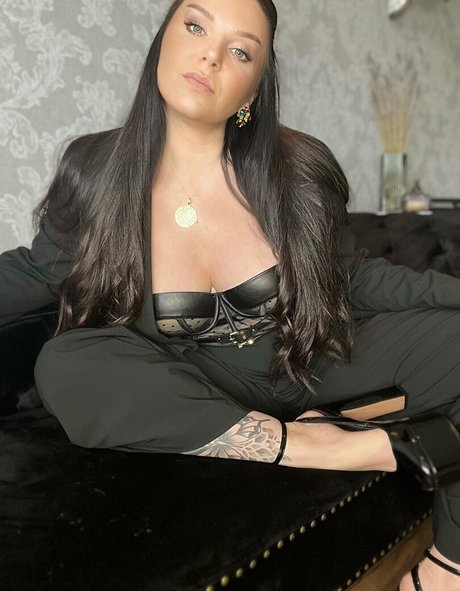 Lady Toxicsugga onlyfans sex tape