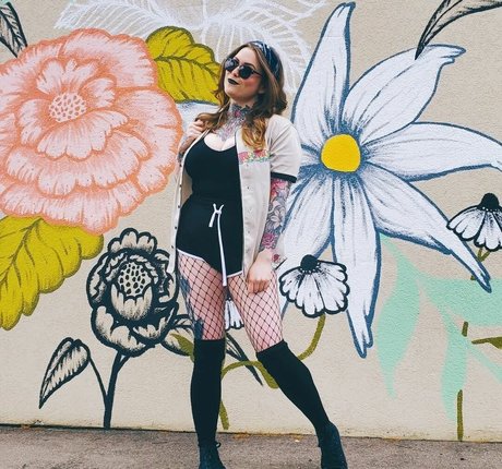 LoveLaurenn leaked onlyfans